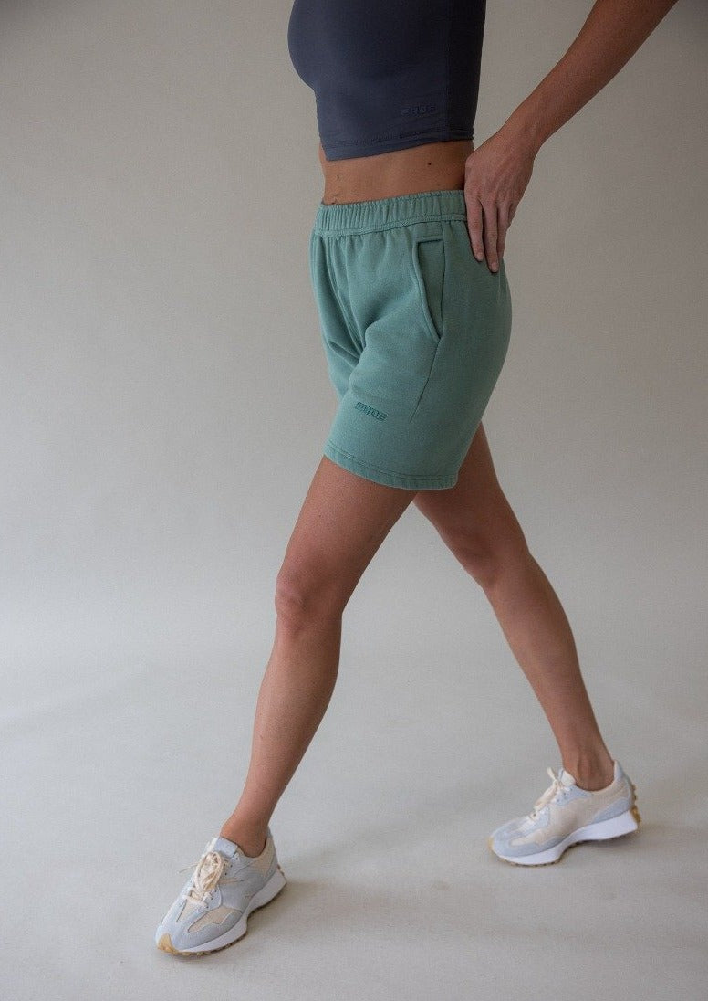 THE SWEAT SHORT IN GREEN